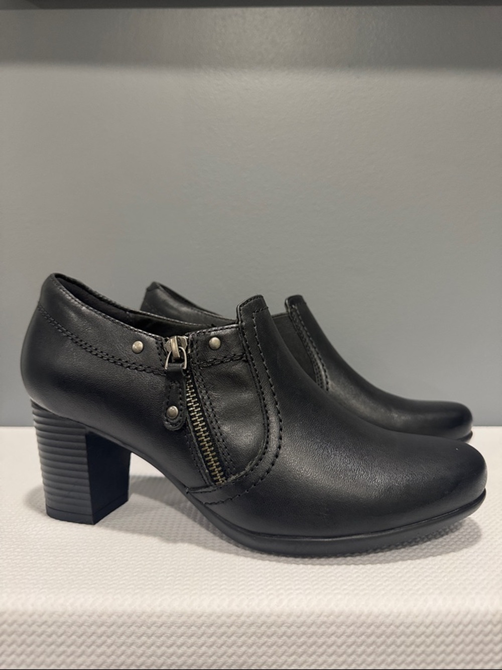 Clarks Collection Low Ankle Bootie Size 9.5
